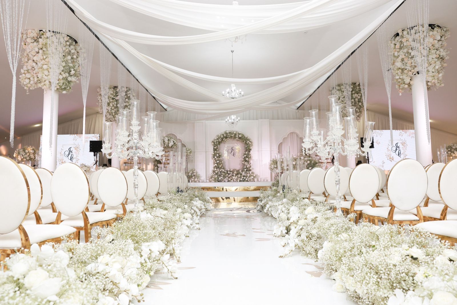 Lakeside Suite ceremony