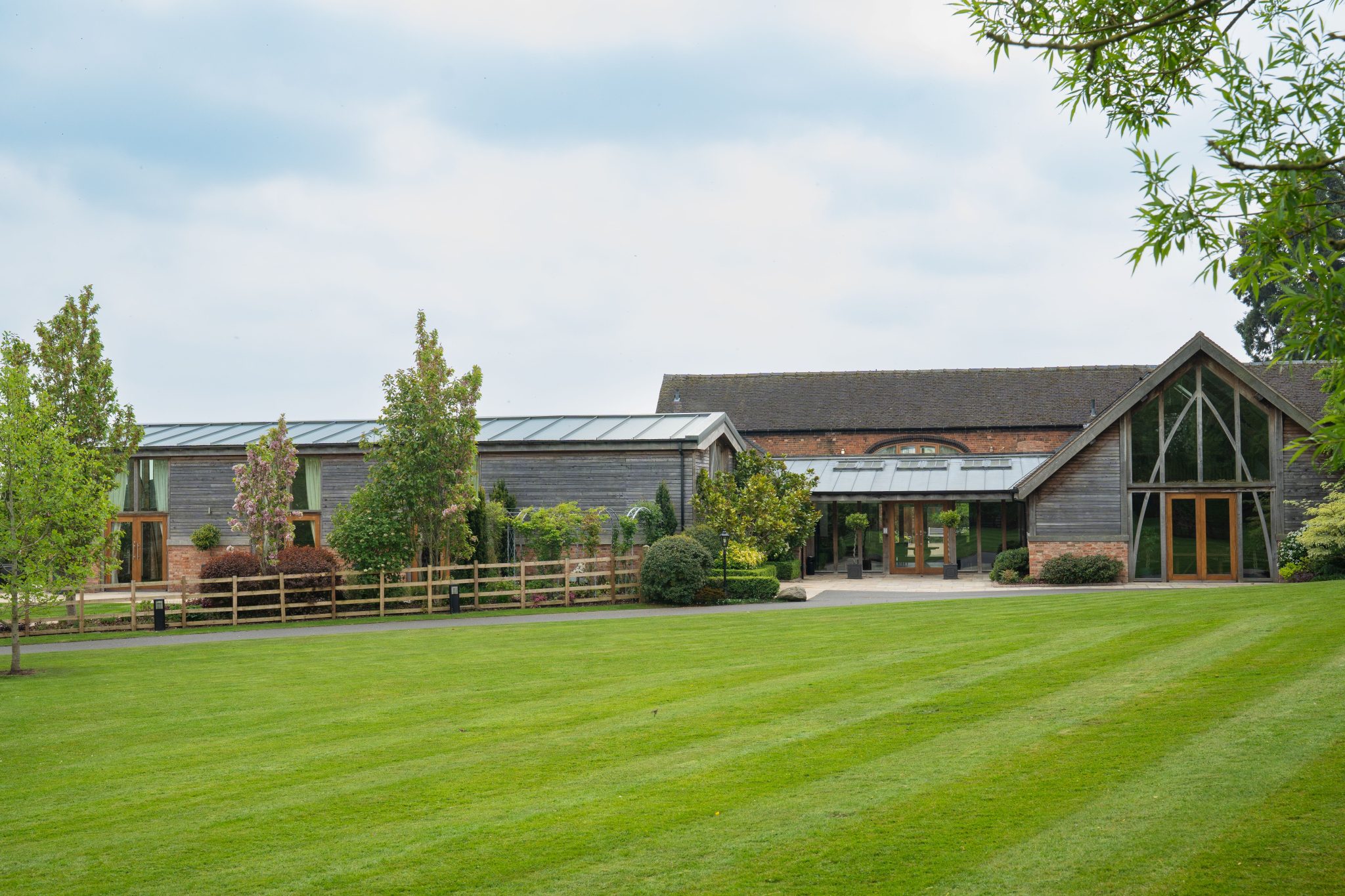Exterior of Mythe Barn